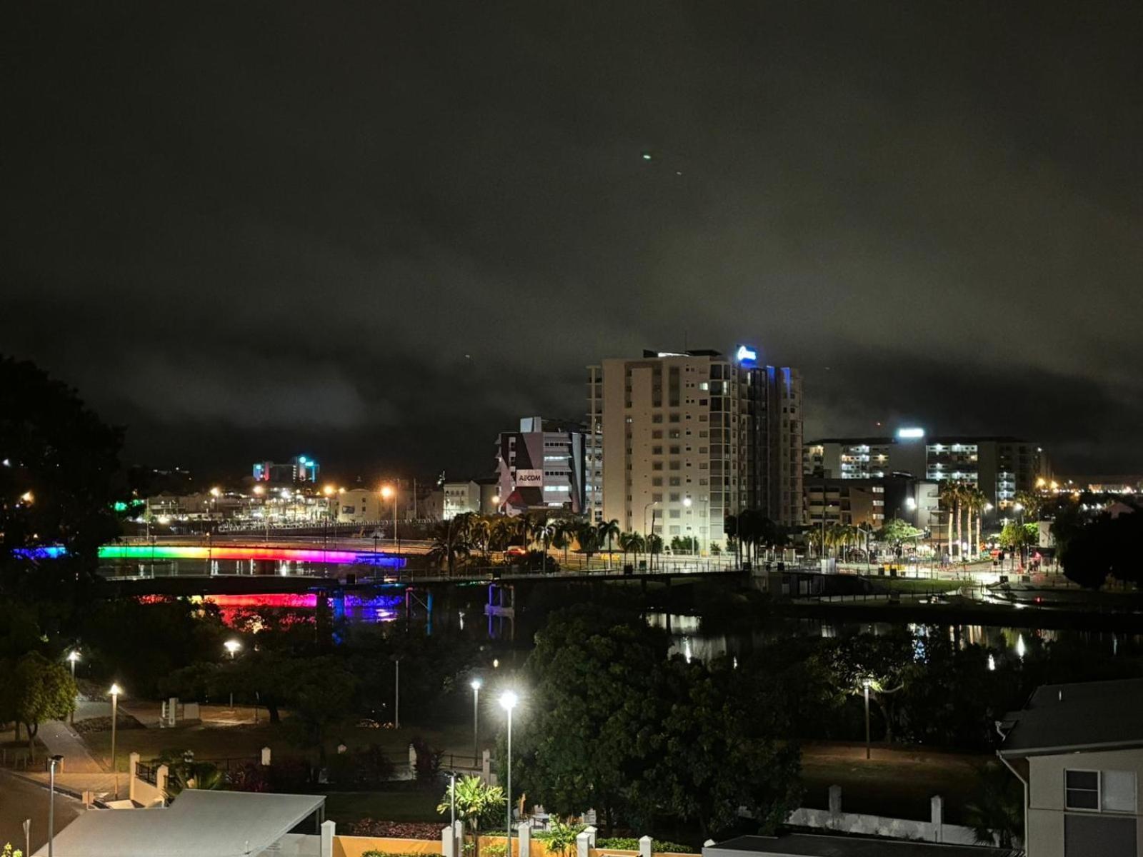 City Love Affair On Stanley ทาวน์วิล ภายนอก รูปภาพ