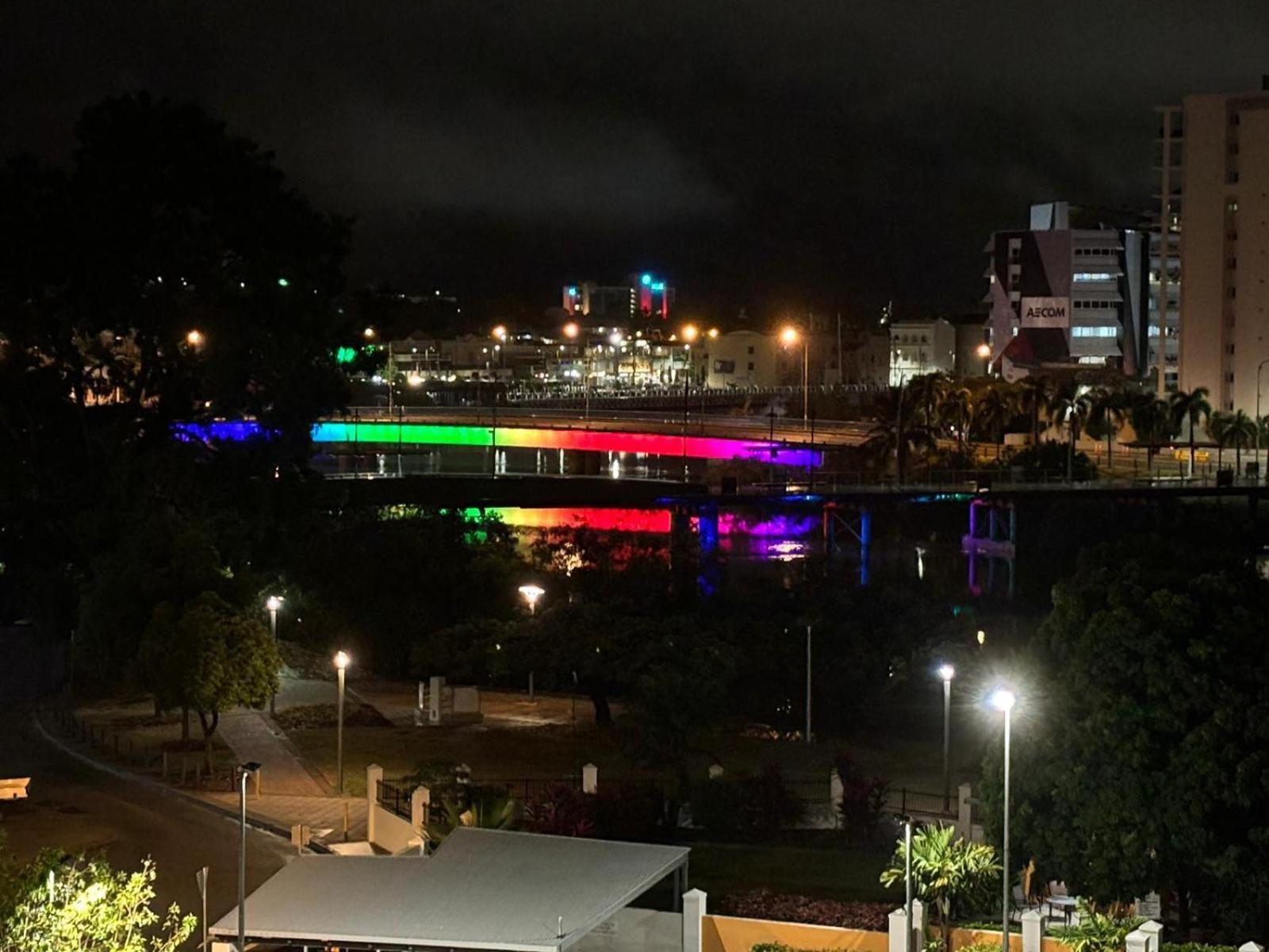 City Love Affair On Stanley ทาวน์วิล ภายนอก รูปภาพ